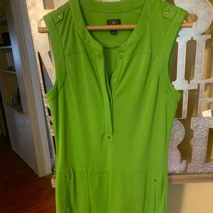 Elegant Kelly green dress
